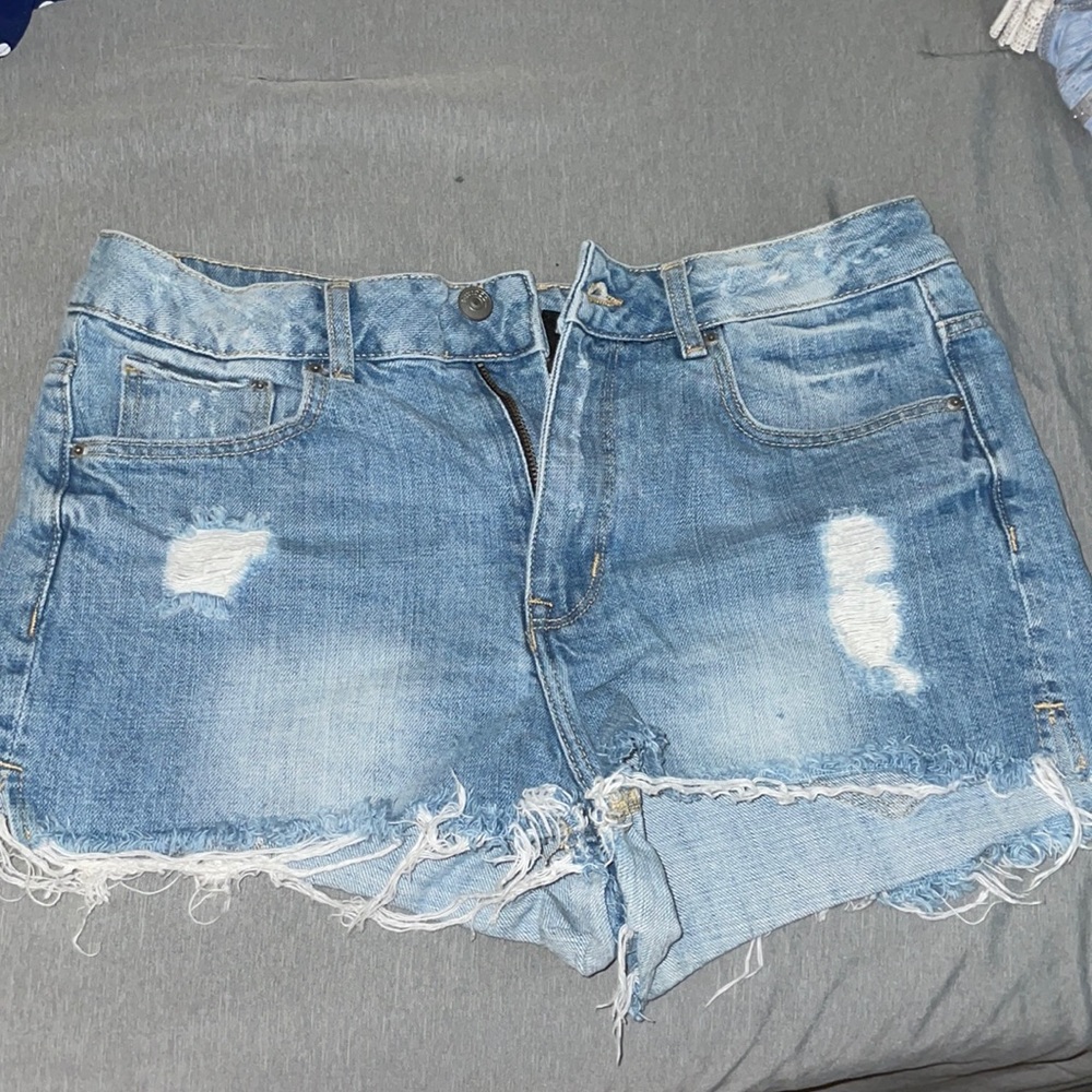 High wasted denim shorts